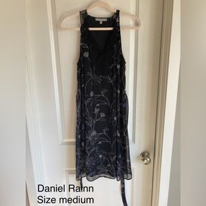 Sleeveless floral maternity dress